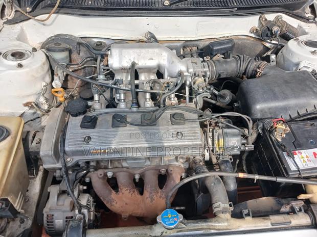 Toyota Corolla 1999 White