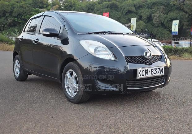 Toyota Vitz 2010 Black