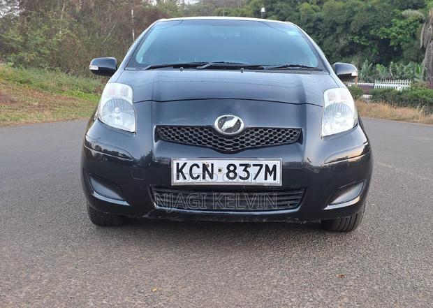 Toyota Vitz 2010 Black