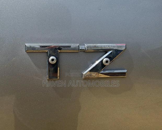 Toyota Land Cruiser Prado 2011 Silver