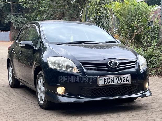 Toyota Auris 2011 Gray