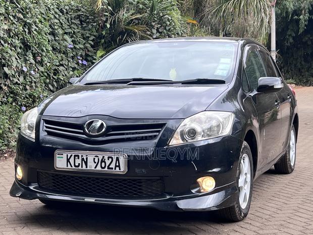 Toyota Auris 2011 Gray