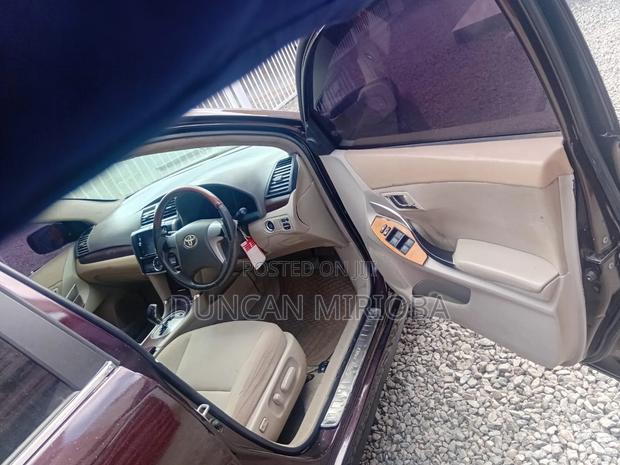 Toyota Premio 2011 Maroon
