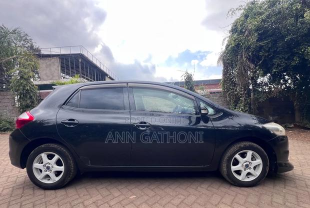 Toyota Auris 2010 Black