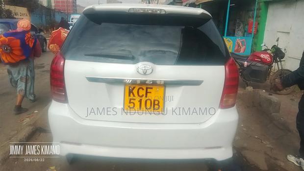 Toyota Vitz 2009 White