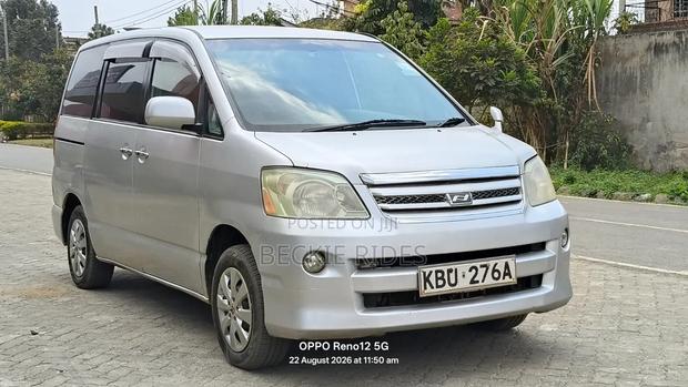 Toyota Noah 2007 Silver