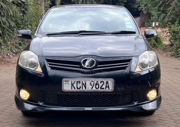 Toyota Auris 2011 Black
