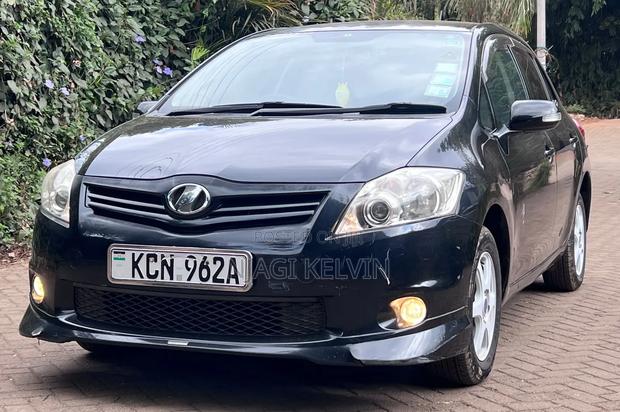 Toyota Auris 2011 Black
