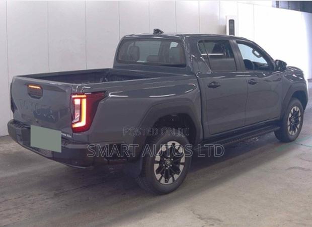 New Toyota Hilux 2026 Gray