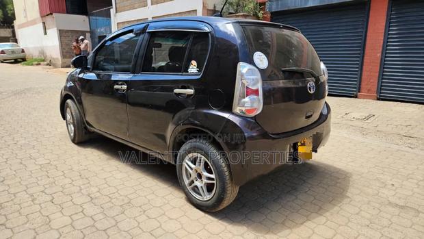 Toyota Passo 2011 Black
