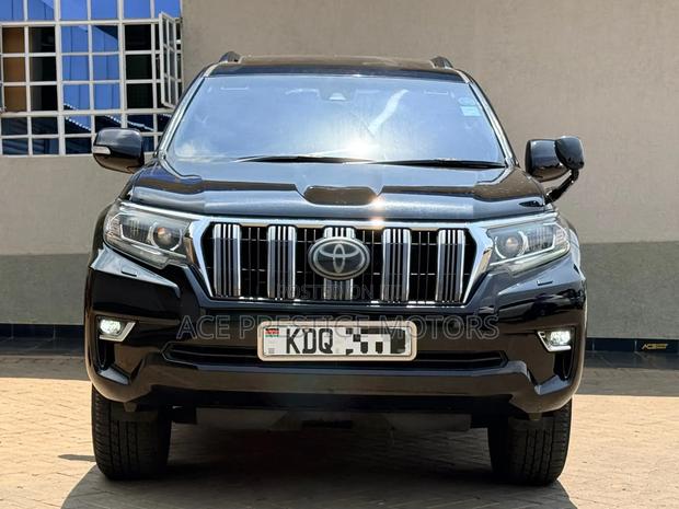 Toyota Land Cruiser Prado 2017 Black