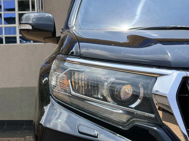 Toyota Land Cruiser Prado 2017 Black
