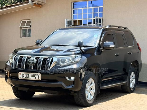 Toyota Land Cruiser Prado 2017 Black
