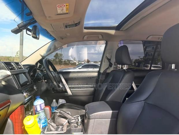 Toyota Land Cruiser Prado 2022 Black