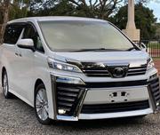Toyota Vellfire 2019 White for sale