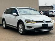 Volkswagen Golf 2019 White for sale
