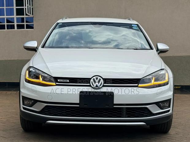 Volkswagen Golf 2019 White