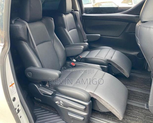 Toyota Vellfire 2019 White