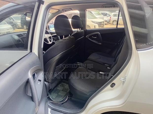 Toyota RAV4 2009 Off white