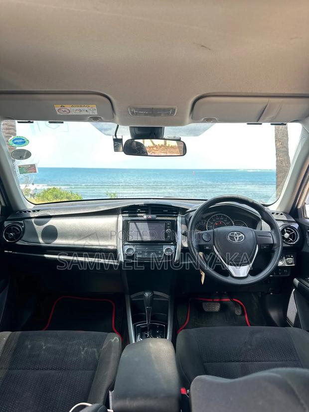 Toyota Corolla Fielder 2019 Pearl