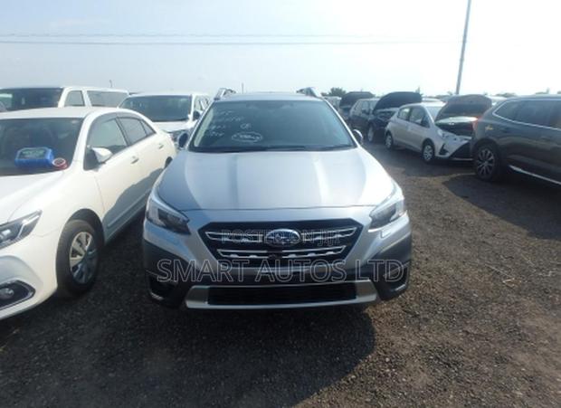 Subaru Outback 2022 Silver