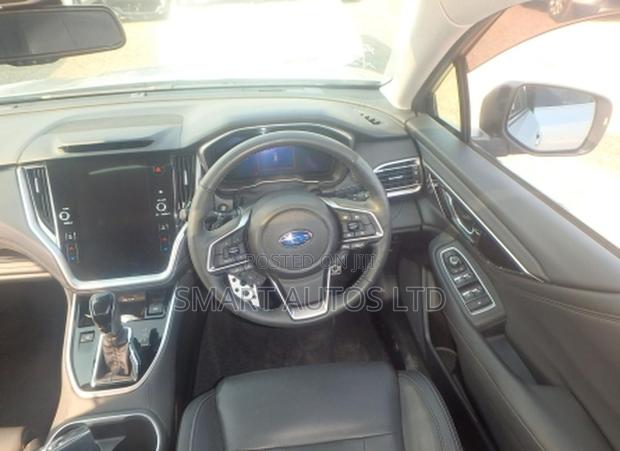 Subaru Outback 2022 Silver