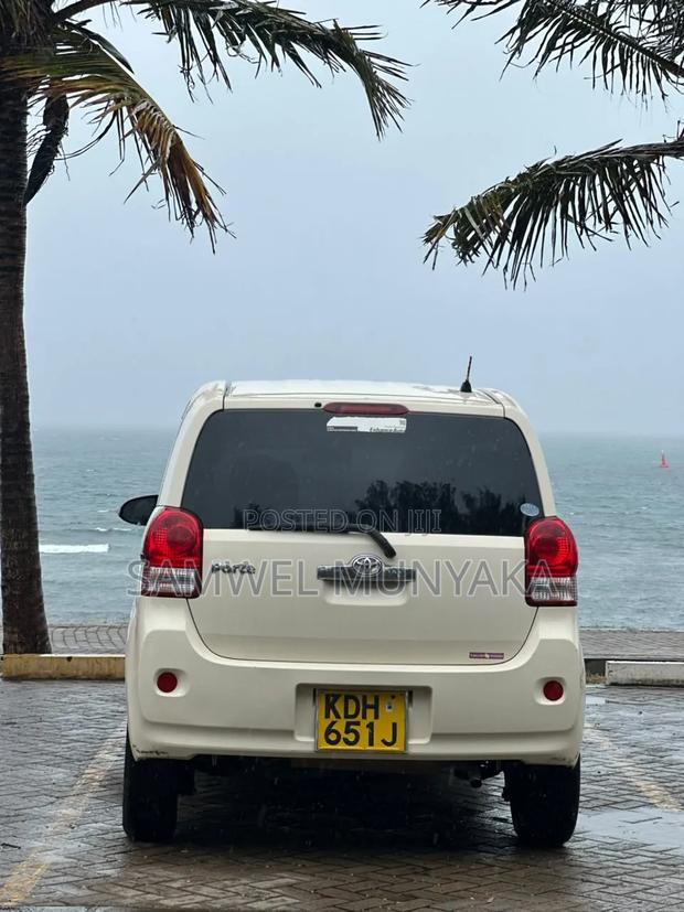Toyota Porte 2015 Pearl