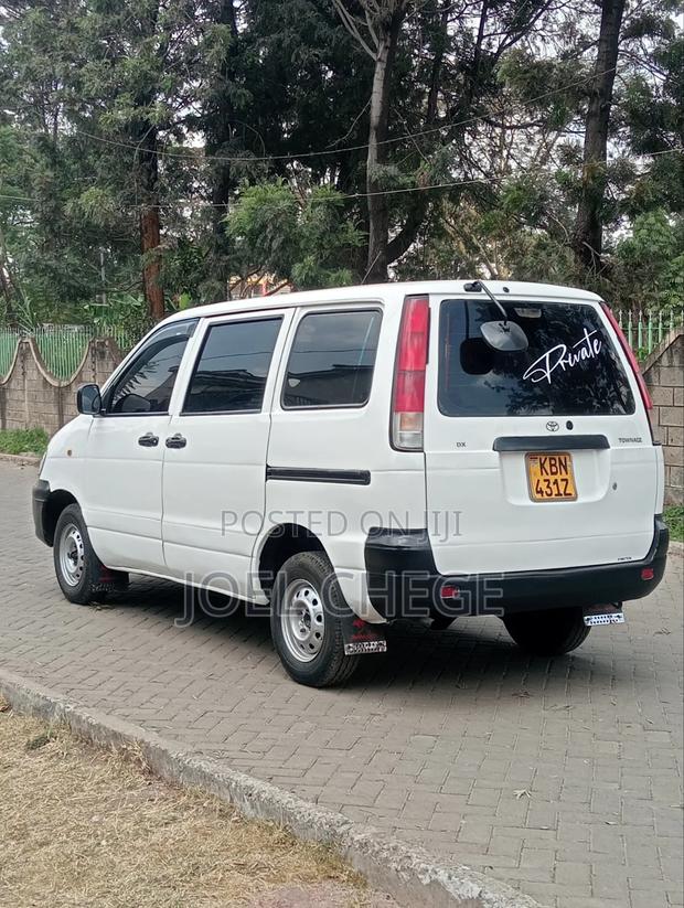 Toyota TownAce 2004 White