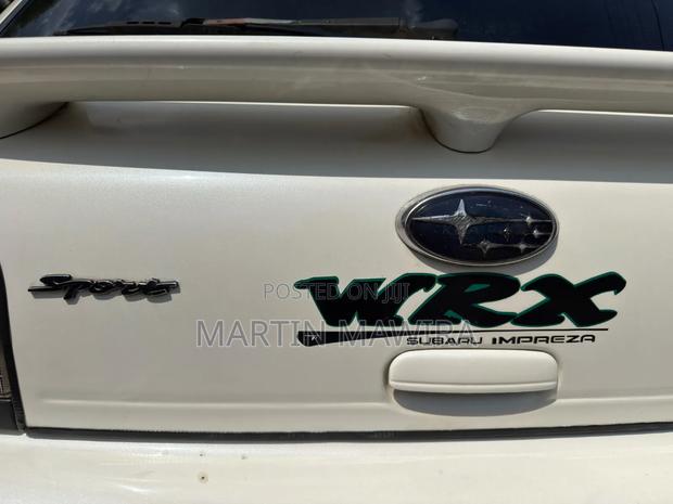 Subaru Impreza 2000 White