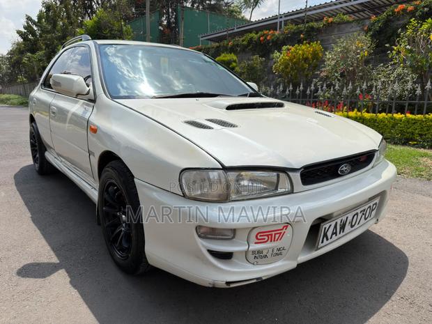 Subaru Impreza 2000 White