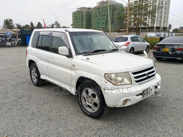 Mitsubishi Pajero IO 2003 White