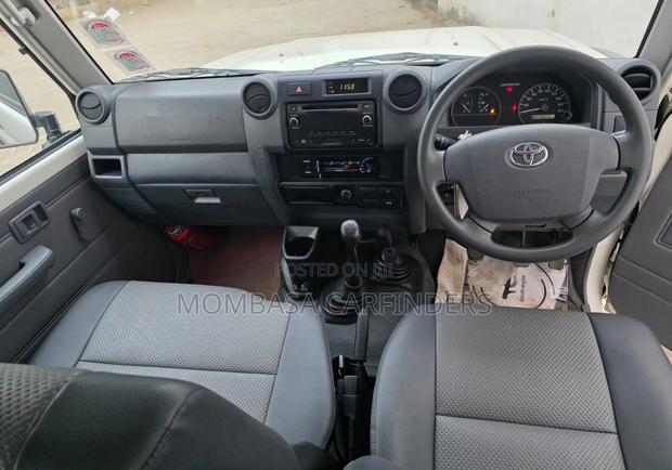Toyota Land Cruiser 2021 White