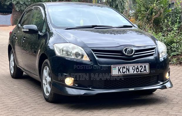 Toyota Auris 2011 Black