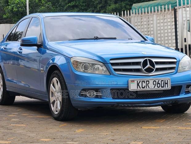 Mercedes-Benz C200 2010 Blue