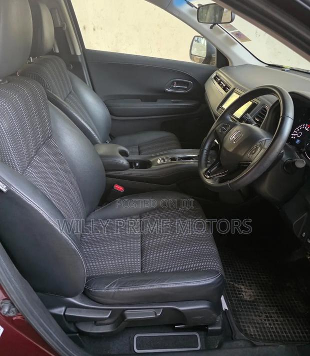 Honda Vezel 1.5 2WD 2015 Maroon