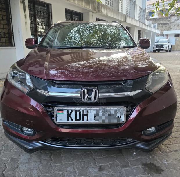 Honda Vezel 1.5 2WD 2015 Maroon
