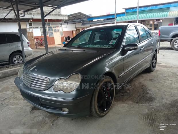 Mercedes-Benz C180 2004 Gray