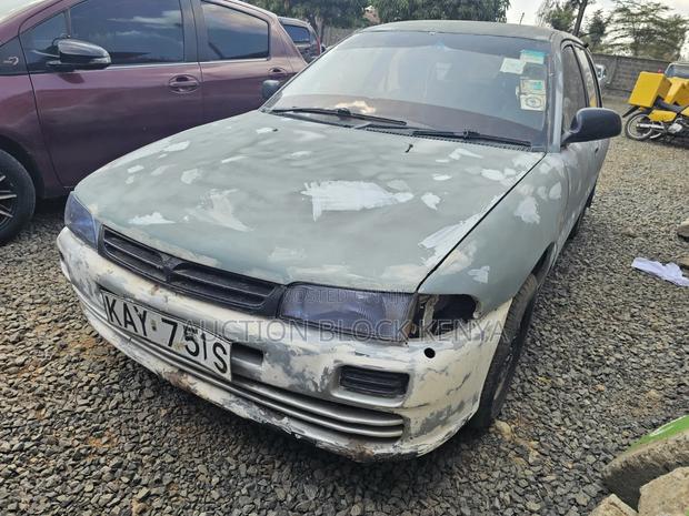 Mitsubishi Lancer 2000 White