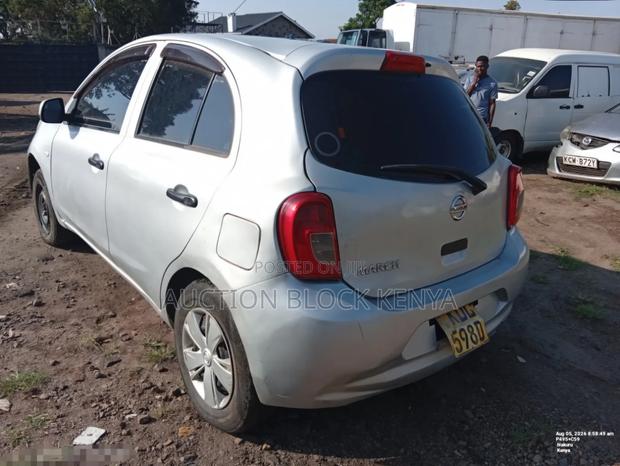 Nissan March 2015 Silver
