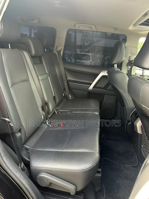 Toyota Land Cruiser Prado 2022 Black