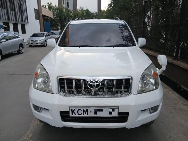 Toyota Land Cruiser 2007 White