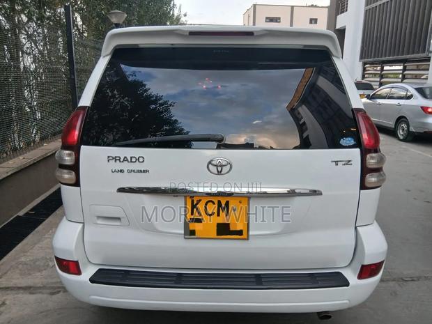 Toyota Land Cruiser 2007 White
