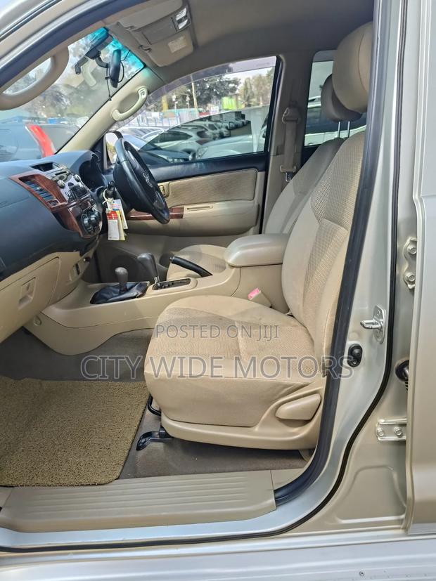 Toyota Hilux 2015 Silver