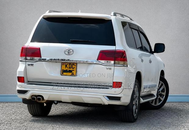 Toyota Land Cruiser 2014 White