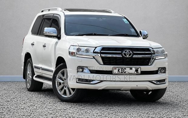 Toyota Land Cruiser 2014 White