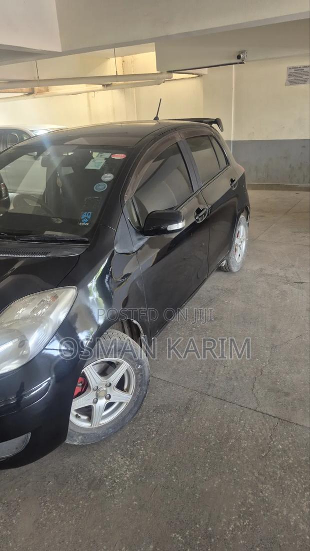 Toyota Vitz 1.0 FWD 5dr 2009 Black