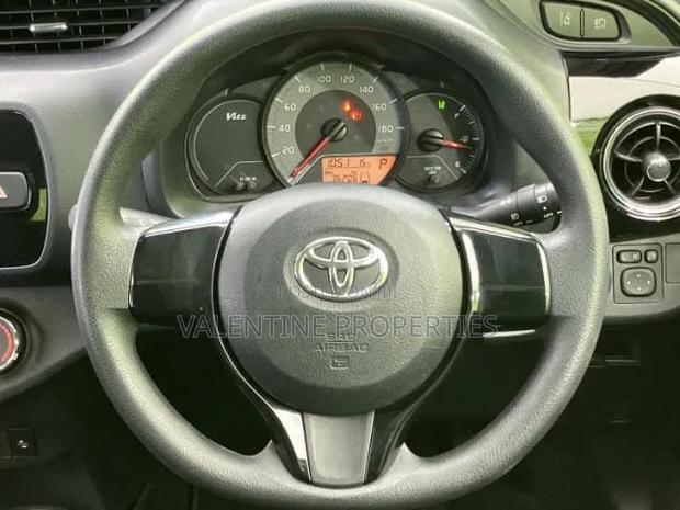 Toyota Vitz 2019 Silver