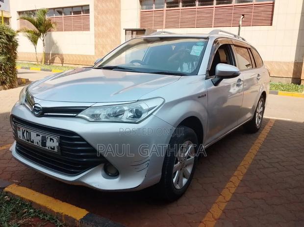 Toyota Corolla Fielder 2016 Silver