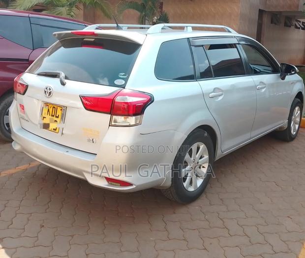 Toyota Corolla Fielder 2016 Silver