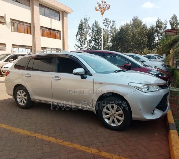 Toyota Corolla Fielder 2016 Silver